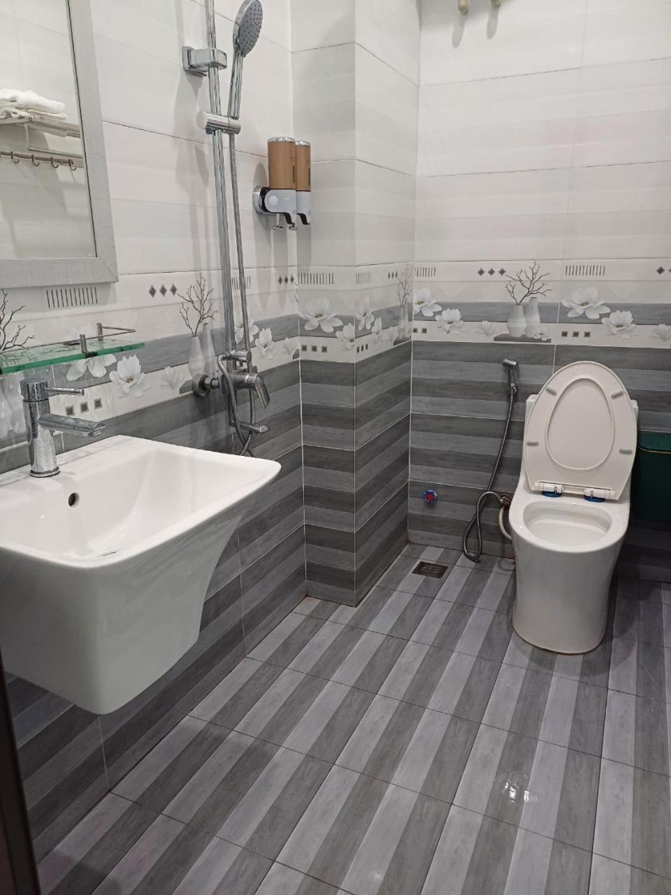 Hotel Hoa Ban Ha Noi Hanoi Eksteriør bilde